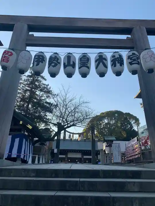 伊勢山皇大神宮の鳥居