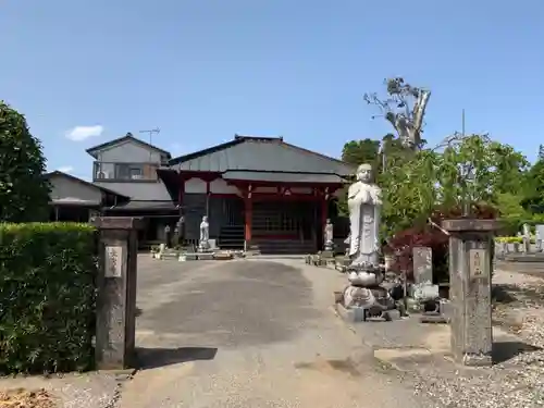 長秀寺の本殿・本堂