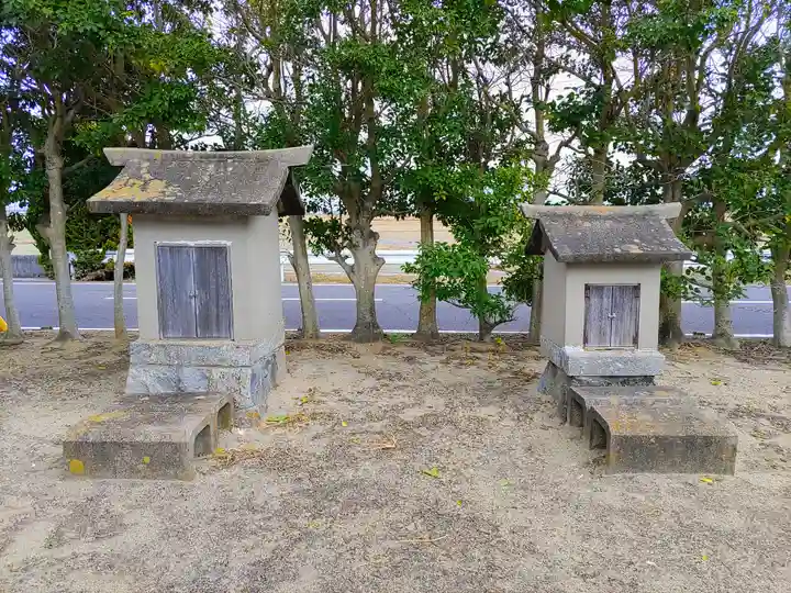 神明社(南奥田町)の末社・摂社