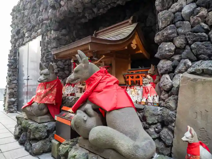 東京羽田 穴守稲荷神社の{uncategorized: "未分類", other: "その他", undefined: "問題あり", building: "その他建物", grave: "お墓", sacred_gate: "鳥居", guardian: "狛犬", statue: "像", buddha: "仏像", history: "歴史", nature: "自然", garden: "庭園", animal: "動物", pagoda: "塔", temizu: "手水舎", mountain_gate: "山門・神門", sanctuary: "本殿・本堂", subordinate: "末社・摂社", art: "芸術", scenery: "景色", jizo: "地蔵", ema: "絵馬", goshuin: "御朱印", omikuji: "おみくじ", items: "授与品その他", amulet: "お守り", goshuincho: "御朱印帳", eats: "食事", festival: "お祭り", votive_dance: "神楽", shichigosan: "七五三参", wedding: "結婚式", experience: "体験その他", initially: "初詣", around: "周辺", anti_infection: "感染症対策"}