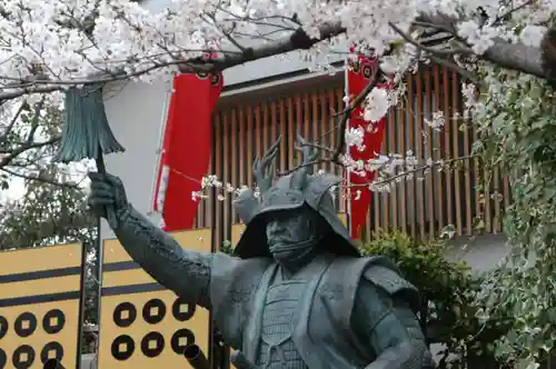 三光神社の像