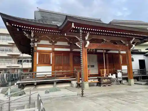 東覺寺の{uncategorized: "未分類", other: "その他", undefined: "問題あり", building: "その他建物", grave: "お墓", sacred_gate: "鳥居", guardian: "狛犬", statue: "像", buddha: "仏像", history: "歴史", nature: "自然", garden: "庭園", animal: "動物", pagoda: "塔", temizu: "手水舎", mountain_gate: "山門・神門", sanctuary: "本殿・本堂", subordinate: "末社・摂社", art: "芸術", scenery: "景色", jizo: "地蔵", ema: "絵馬", goshuin: "御朱印", omikuji: "おみくじ", items: "授与品その他", amulet: "お守り", goshuincho: "御朱印帳", eats: "食事", festival: "お祭り", votive_dance: "神楽", shichigosan: "七五三参", wedding: "結婚式", experience: "体験その他", initially: "初詣", around: "周辺", anti_infection: "感染症対策"}