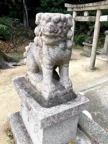 中臣須牟地神社の狛犬