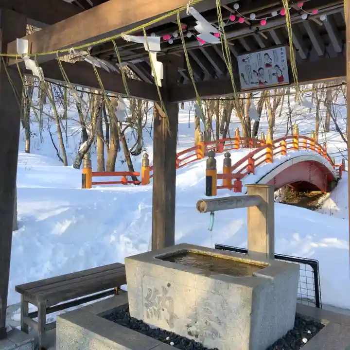 新得神社の手水舎