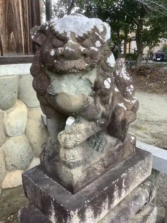 神明社(木曽川町黒田)の狛犬