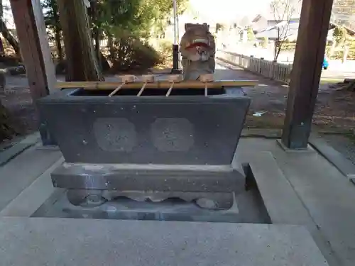 逸見神社の手水舎