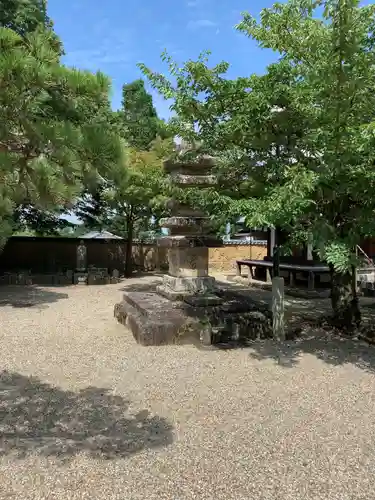 新薬師寺の庭園