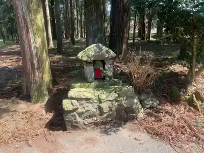 御出石神社の{uncategorized: "未分類", other: "その他", undefined: "問題あり", building: "その他建物", grave: "お墓", sacred_gate: "鳥居", guardian: "狛犬", statue: "像", buddha: "仏像", history: "歴史", nature: "自然", garden: "庭園", animal: "動物", pagoda: "塔", temizu: "手水舎", mountain_gate: "山門・神門", sanctuary: "本殿・本堂", subordinate: "末社・摂社", art: "芸術", scenery: "景色", jizo: "地蔵", ema: "絵馬", goshuin: "御朱印", omikuji: "おみくじ", items: "授与品その他", amulet: "お守り", goshuincho: "御朱印帳", eats: "食事", festival: "お祭り", votive_dance: "神楽", shichigosan: "七五三参", wedding: "結婚式", experience: "体験その他", initially: "初詣", around: "周辺", anti_infection: "感染症対策"}