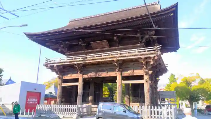 甚目寺の山門・神門