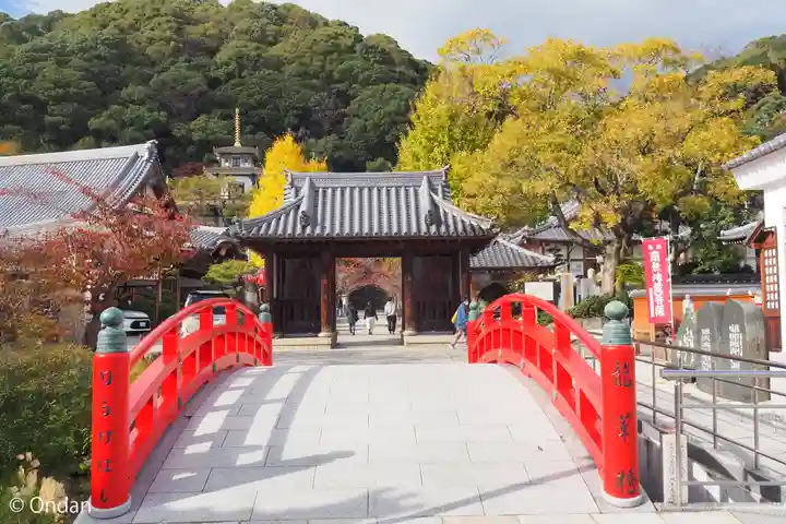正覚院の山門・神門
