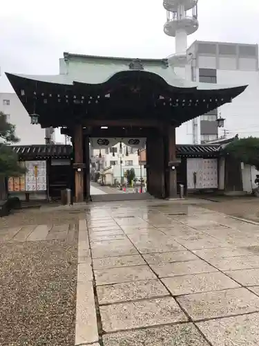 射楯兵主神社の山門