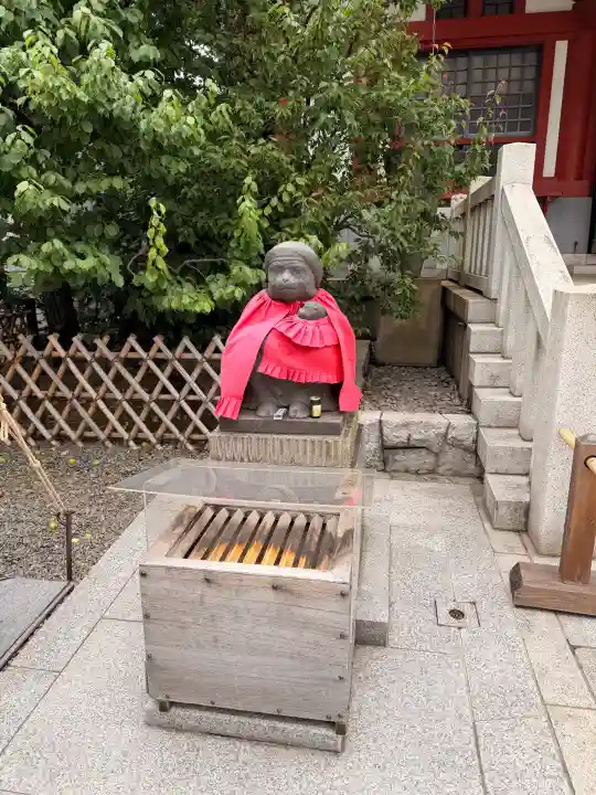 日枝神社の{uncategorized: "未分類", other: "その他", undefined: "問題あり", building: "その他建物", grave: "お墓", sacred_gate: "鳥居", guardian: "狛犬", statue: "像", buddha: "仏像", history: "歴史", nature: "自然", garden: "庭園", animal: "動物", pagoda: "塔", temizu: "手水舎", mountain_gate: "山門・神門", sanctuary: "本殿・本堂", subordinate: "末社・摂社", art: "芸術", scenery: "景色", jizo: "地蔵", ema: "絵馬", goshuin: "御朱印", omikuji: "おみくじ", items: "授与品その他", amulet: "お守り", goshuincho: "御朱印帳", eats: "食事", festival: "お祭り", votive_dance: "神楽", shichigosan: "七五三参", wedding: "結婚式", experience: "体験その他", initially: "初詣", around: "周辺", anti_infection: "感染症対策"}