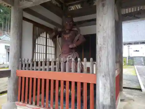 妙泰寺の像