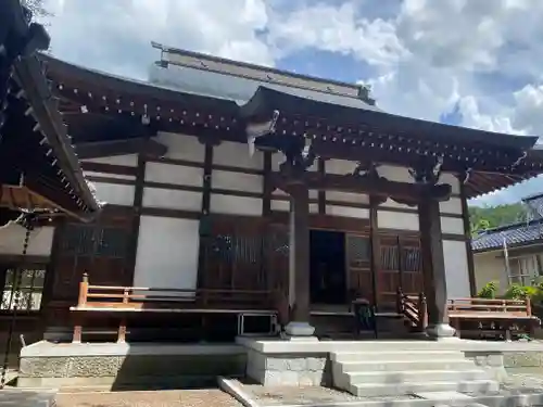 三澤寺の本殿