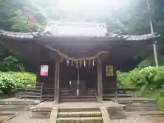 白山神社の本殿