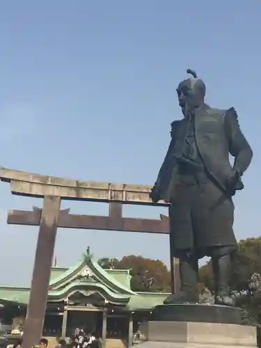 豊國神社の像