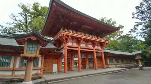 武蔵一宮氷川神社の山門・神門