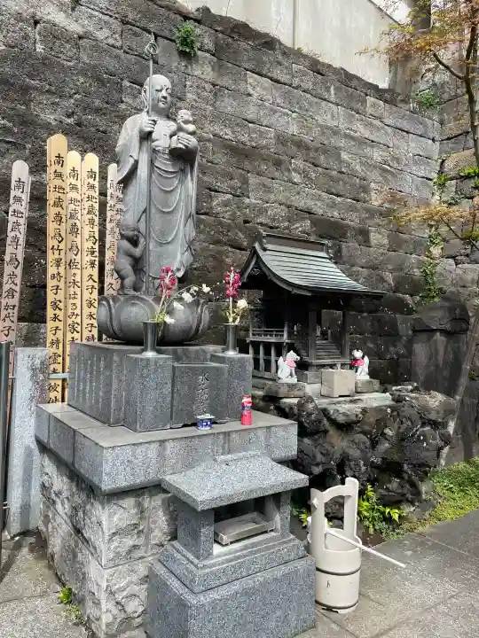 妙清寺の{uncategorized: "未分類", other: "その他", undefined: "問題あり", building: "その他建物", grave: "お墓", sacred_gate: "鳥居", guardian: "狛犬", statue: "像", buddha: "仏像", history: "歴史", nature: "自然", garden: "庭園", animal: "動物", pagoda: "塔", temizu: "手水舎", mountain_gate: "山門・神門", sanctuary: "本殿・本堂", subordinate: "末社・摂社", art: "芸術", scenery: "景色", jizo: "地蔵", ema: "絵馬", goshuin: "御朱印", omikuji: "おみくじ", items: "授与品その他", amulet: "お守り", goshuincho: "御朱印帳", eats: "食事", festival: "お祭り", votive_dance: "神楽", shichigosan: "七五三参", wedding: "結婚式", experience: "体験その他", initially: "初詣", around: "周辺", anti_infection: "感染症対策"}