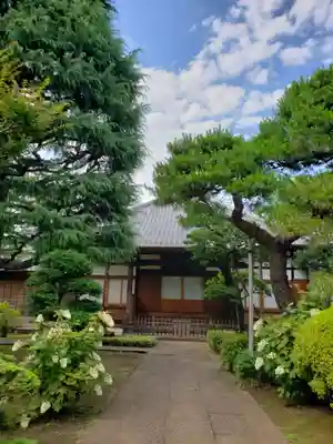 西照寺の本殿・本堂