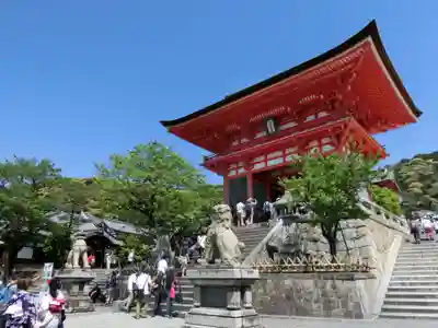 清水寺の山門・神門