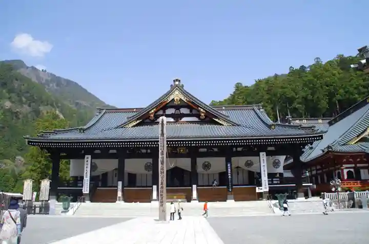 久遠寺の本殿・本堂