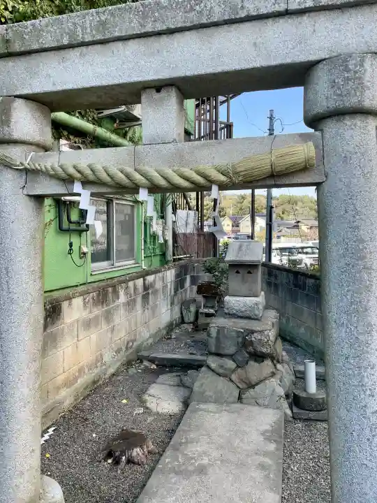 山王社の{uncategorized: "未分類", other: "その他", undefined: "問題あり", building: "その他建物", grave: "お墓", sacred_gate: "鳥居", guardian: "狛犬", statue: "像", buddha: "仏像", history: "歴史", nature: "自然", garden: "庭園", animal: "動物", pagoda: "塔", temizu: "手水舎", mountain_gate: "山門・神門", sanctuary: "本殿・本堂", subordinate: "末社・摂社", art: "芸術", scenery: "景色", jizo: "地蔵", ema: "絵馬", goshuin: "御朱印", omikuji: "おみくじ", items: "授与品その他", amulet: "お守り", goshuincho: "御朱印帳", eats: "食事", festival: "お祭り", votive_dance: "神楽", shichigosan: "七五三参", wedding: "結婚式", experience: "体験その他", initially: "初詣", around: "周辺", anti_infection: "感染症対策"}