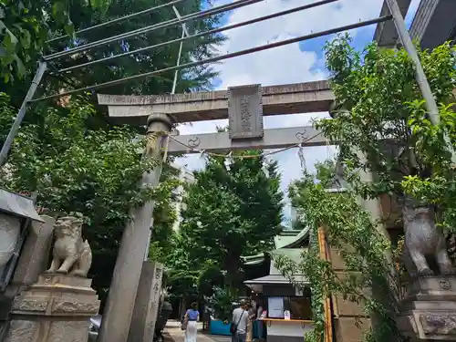 小野照崎神社の鳥居