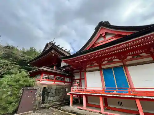 日御碕神社の{uncategorized: "未分類", other: "その他", undefined: "問題あり", building: "その他建物", grave: "お墓", sacred_gate: "鳥居", guardian: "狛犬", statue: "像", buddha: "仏像", history: "歴史", nature: "自然", garden: "庭園", animal: "動物", pagoda: "塔", temizu: "手水舎", mountain_gate: "山門・神門", sanctuary: "本殿・本堂", subordinate: "末社・摂社", art: "芸術", scenery: "景色", jizo: "地蔵", ema: "絵馬", goshuin: "御朱印", omikuji: "おみくじ", items: "授与品その他", amulet: "お守り", goshuincho: "御朱印帳", eats: "食事", festival: "お祭り", votive_dance: "神楽", shichigosan: "七五三参", wedding: "結婚式", experience: "体験その他", initially: "初詣", around: "周辺", anti_infection: "感染症対策"}