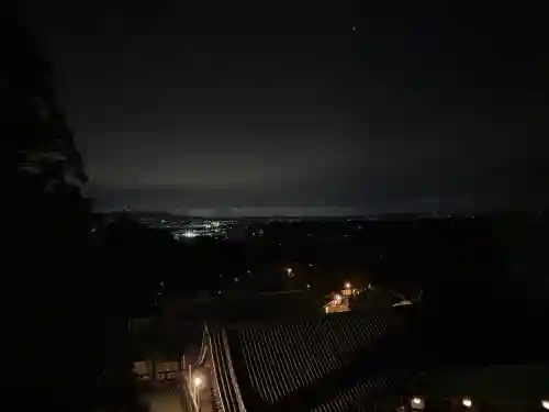 東大寺 二月堂の{uncategorized: "未分類", other: "その他", undefined: "問題あり", building: "その他建物", grave: "お墓", sacred_gate: "鳥居", guardian: "狛犬", statue: "像", buddha: "仏像", history: "歴史", nature: "自然", garden: "庭園", animal: "動物", pagoda: "塔", temizu: "手水舎", mountain_gate: "山門・神門", sanctuary: "本殿・本堂", subordinate: "末社・摂社", art: "芸術", scenery: "景色", jizo: "地蔵", ema: "絵馬", goshuin: "御朱印", omikuji: "おみくじ", items: "授与品その他", amulet: "お守り", goshuincho: "御朱印帳", eats: "食事", festival: "お祭り", votive_dance: "神楽", shichigosan: "七五三参", wedding: "結婚式", experience: "体験その他", initially: "初詣", around: "周辺", anti_infection: "感染症対策"}