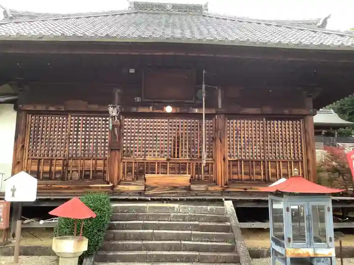 小松寺の本殿・本堂