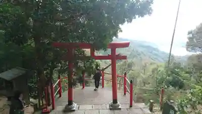 二井寺山極楽寺の鳥居