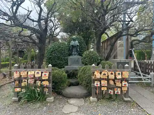 亀戸天神社の{uncategorized: "未分類", other: "その他", undefined: "問題あり", building: "その他建物", grave: "お墓", sacred_gate: "鳥居", guardian: "狛犬", statue: "像", buddha: "仏像", history: "歴史", nature: "自然", garden: "庭園", animal: "動物", pagoda: "塔", temizu: "手水舎", mountain_gate: "山門・神門", sanctuary: "本殿・本堂", subordinate: "末社・摂社", art: "芸術", scenery: "景色", jizo: "地蔵", ema: "絵馬", goshuin: "御朱印", omikuji: "おみくじ", items: "授与品その他", amulet: "お守り", goshuincho: "御朱印帳", eats: "食事", festival: "お祭り", votive_dance: "神楽", shichigosan: "七五三参", wedding: "結婚式", experience: "体験その他", initially: "初詣", around: "周辺", anti_infection: "感染症対策"}