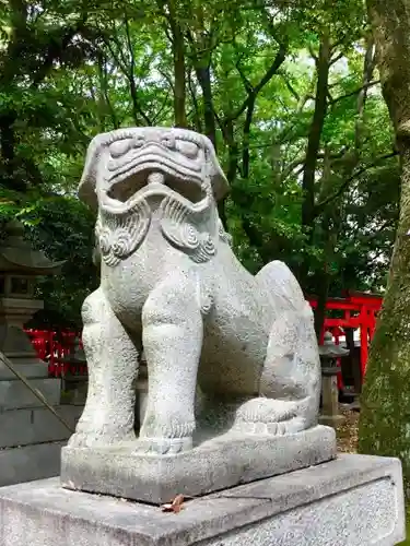 闇之森八幡社の狛犬