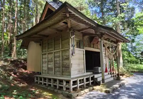 釣石神社の本殿