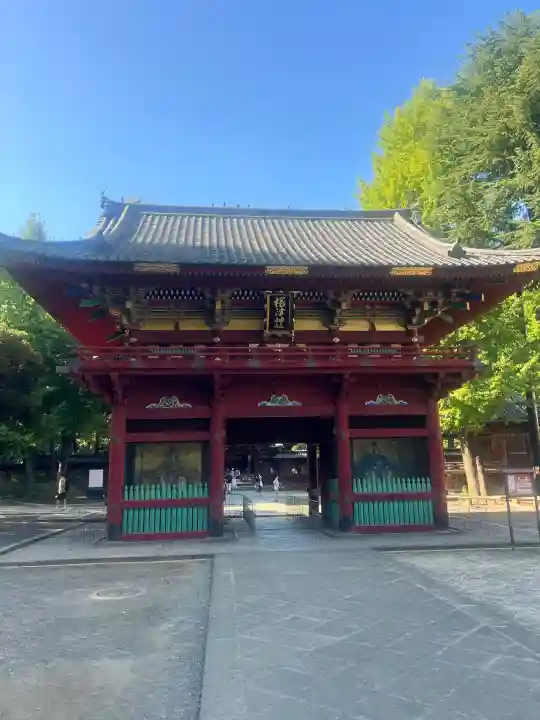 根津神社の{uncategorized: "未分類", other: "その他", undefined: "問題あり", building: "その他建物", grave: "お墓", sacred_gate: "鳥居", guardian: "狛犬", statue: "像", buddha: "仏像", history: "歴史", nature: "自然", garden: "庭園", animal: "動物", pagoda: "塔", temizu: "手水舎", mountain_gate: "山門・神門", sanctuary: "本殿・本堂", subordinate: "末社・摂社", art: "芸術", scenery: "景色", jizo: "地蔵", ema: "絵馬", goshuin: "御朱印", omikuji: "おみくじ", items: "授与品その他", amulet: "お守り", goshuincho: "御朱印帳", eats: "食事", festival: "お祭り", votive_dance: "神楽", shichigosan: "七五三参", wedding: "結婚式", experience: "体験その他", initially: "初詣", around: "周辺", anti_infection: "感染症対策"}