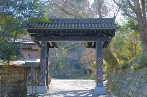 金峯山寺の山門