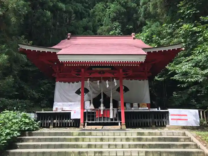 御座石神社の本殿・本堂