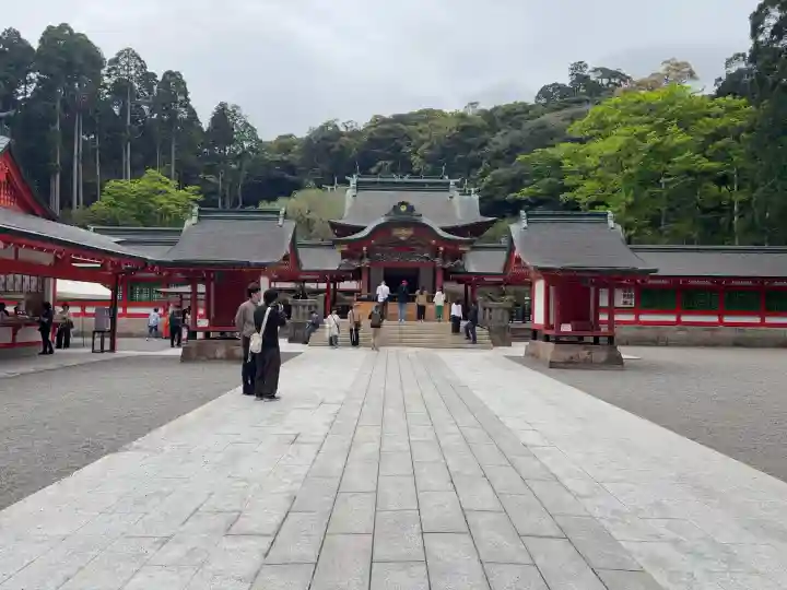 霧島神宮の{uncategorized: "未分類", other: "その他", undefined: "問題あり", building: "その他建物", grave: "お墓", sacred_gate: "鳥居", guardian: "狛犬", statue: "像", buddha: "仏像", history: "歴史", nature: "自然", garden: "庭園", animal: "動物", pagoda: "塔", temizu: "手水舎", mountain_gate: "山門・神門", sanctuary: "本殿・本堂", subordinate: "末社・摂社", art: "芸術", scenery: "景色", jizo: "地蔵", ema: "絵馬", goshuin: "御朱印", omikuji: "おみくじ", items: "授与品その他", amulet: "お守り", goshuincho: "御朱印帳", eats: "食事", festival: "お祭り", votive_dance: "神楽", shichigosan: "七五三参", wedding: "結婚式", experience: "体験その他", initially: "初詣", around: "周辺", anti_infection: "感染症対策"}