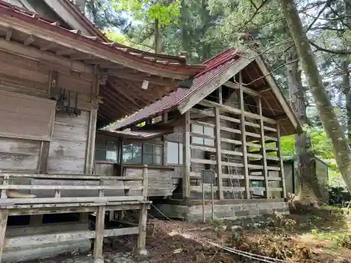 塩原八幡宮の{uncategorized: "未分類", other: "その他", undefined: "問題あり", building: "その他建物", grave: "お墓", sacred_gate: "鳥居", guardian: "狛犬", statue: "像", buddha: "仏像", history: "歴史", nature: "自然", garden: "庭園", animal: "動物", pagoda: "塔", temizu: "手水舎", mountain_gate: "山門・神門", sanctuary: "本殿・本堂", subordinate: "末社・摂社", art: "芸術", scenery: "景色", jizo: "地蔵", ema: "絵馬", goshuin: "御朱印", omikuji: "おみくじ", items: "授与品その他", amulet: "お守り", goshuincho: "御朱印帳", eats: "食事", festival: "お祭り", votive_dance: "神楽", shichigosan: "七五三参", wedding: "結婚式", experience: "体験その他", initially: "初詣", around: "周辺", anti_infection: "感染症対策"}