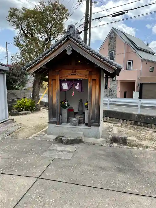 地蔵尊(岡本)の本殿・本堂