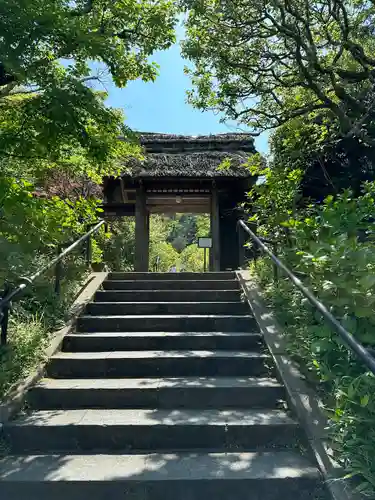 東慶寺の山門・神門