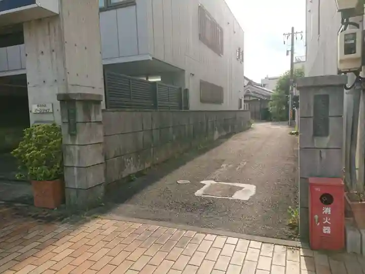 神宮寺の山門・神門