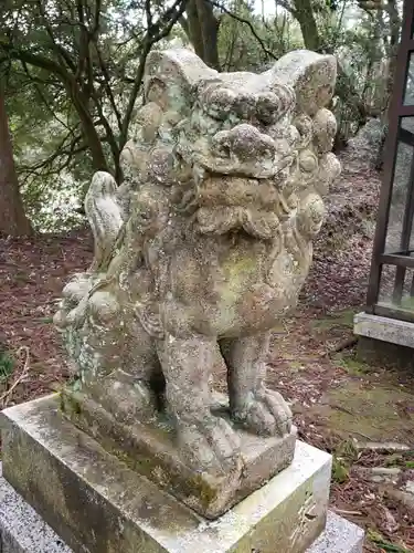 下村八幡社の狛犬