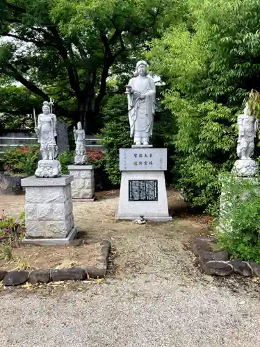 大聖勝軍寺の像