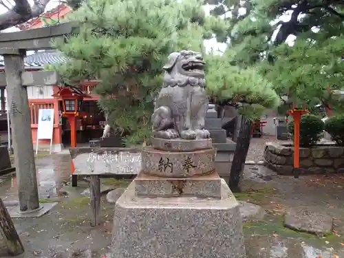 湊稲荷神社の狛犬