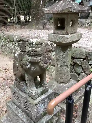 熊野神社（熊野町）の狛犬