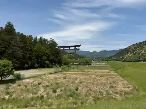 大斎原（熊野本宮大社旧社地）の{uncategorized: "未分類", other: "その他", undefined: "問題あり", building: "その他建物", grave: "お墓", sacred_gate: "鳥居", guardian: "狛犬", statue: "像", buddha: "仏像", history: "歴史", nature: "自然", garden: "庭園", animal: "動物", pagoda: "塔", temizu: "手水舎", mountain_gate: "山門・神門", sanctuary: "本殿・本堂", subordinate: "末社・摂社", art: "芸術", scenery: "景色", jizo: "地蔵", ema: "絵馬", goshuin: "御朱印", omikuji: "おみくじ", items: "授与品その他", amulet: "お守り", goshuincho: "御朱印帳", eats: "食事", festival: "お祭り", votive_dance: "神楽", shichigosan: "七五三参", wedding: "結婚式", experience: "体験その他", initially: "初詣", around: "周辺", anti_infection: "感染症対策"}
