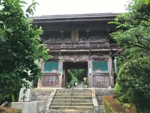 神峯寺の山門