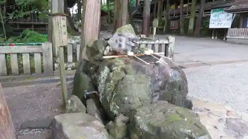 諏訪大社の手水舎