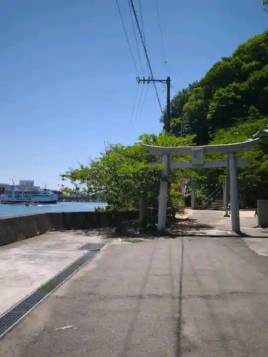 湊三嶋大明神社の{uncategorized: "未分類", other: "その他", undefined: "問題あり", building: "その他建物", grave: "お墓", sacred_gate: "鳥居", guardian: "狛犬", statue: "像", buddha: "仏像", history: "歴史", nature: "自然", garden: "庭園", animal: "動物", pagoda: "塔", temizu: "手水舎", mountain_gate: "山門・神門", sanctuary: "本殿・本堂", subordinate: "末社・摂社", art: "芸術", scenery: "景色", jizo: "地蔵", ema: "絵馬", goshuin: "御朱印", omikuji: "おみくじ", items: "授与品その他", amulet: "お守り", goshuincho: "御朱印帳", eats: "食事", festival: "お祭り", votive_dance: "神楽", shichigosan: "七五三参", wedding: "結婚式", experience: "体験その他", initially: "初詣", around: "周辺", anti_infection: "感染症対策"}